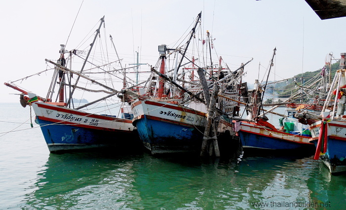 fischerboote im hafen