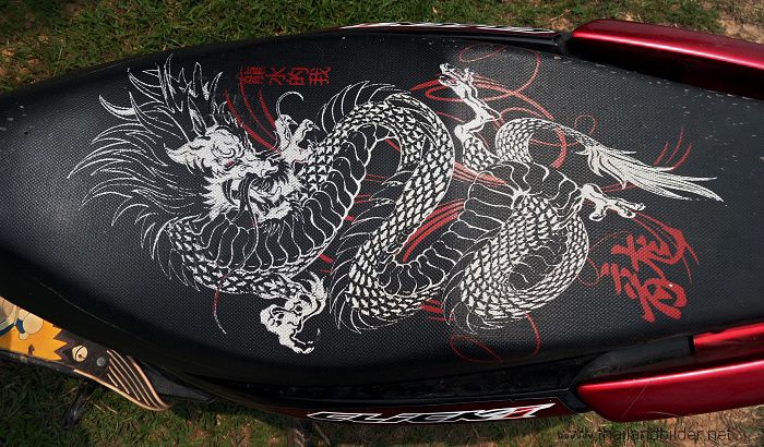 air brush motorradsitz drache