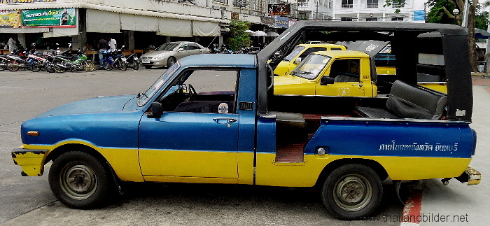 Menschen fahren mit bild