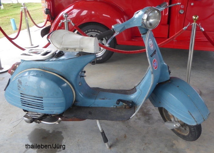 motorrad alt vespa blau