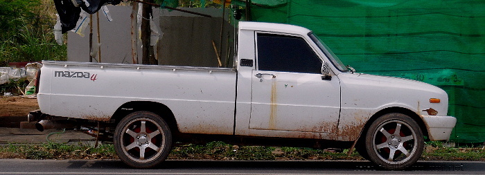 Pickupbild alter mazda rost